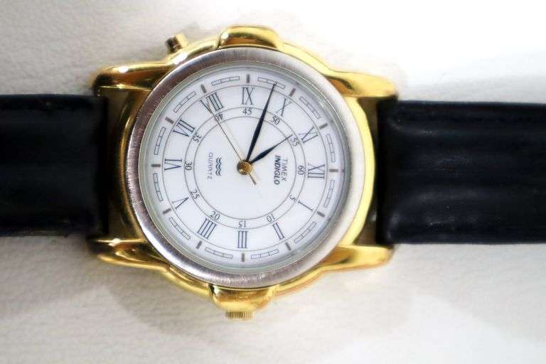 Swiss army watch hot sale model 3888